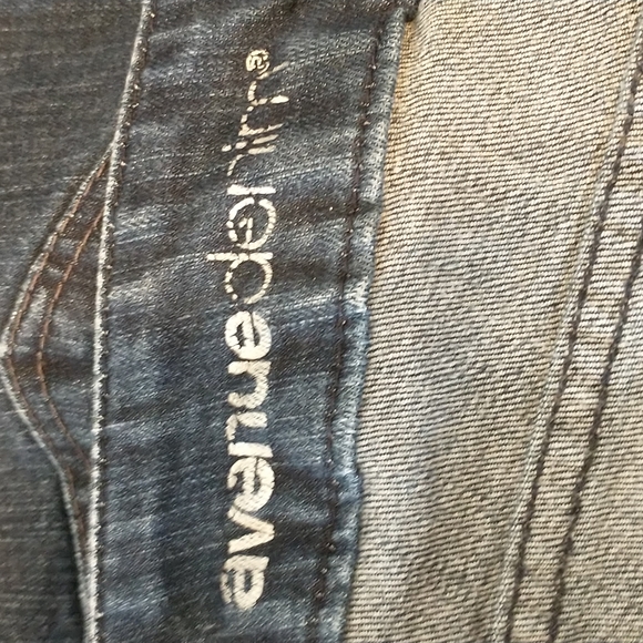 Avenue barely boot cut jeans 20A - Picture 3 of 10
